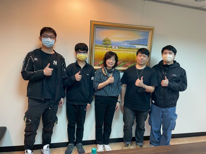 【轉發經濟部能力鑑定菁英故事館報導】透過培育專班輔導學生挑戰iPAS 亞東科大祭出高額獎金激勵學生爭取好表現圖片